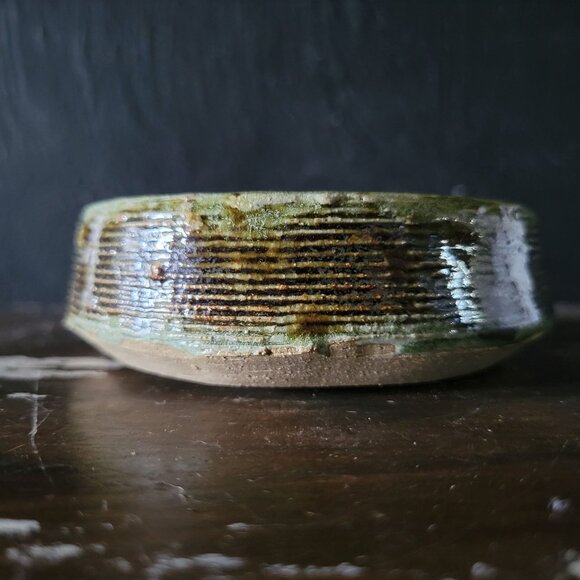 Small Green and Brown Splatter / Speckled Studio Art Pottery Bowl Signed M.J.M. - Picture 3 of 5